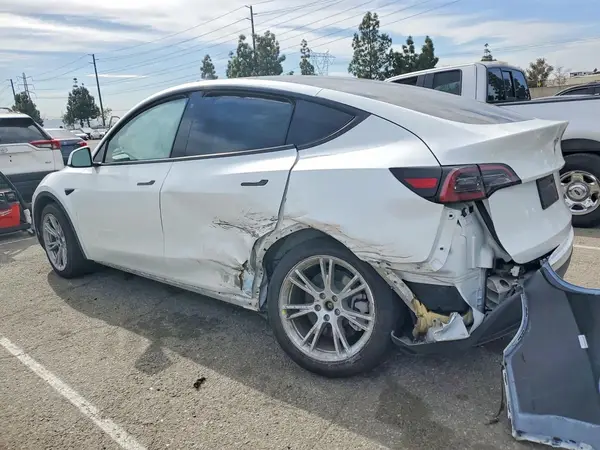 7SAYGDEE3PA030132 2023 TESLA MODEL Y - Image 2