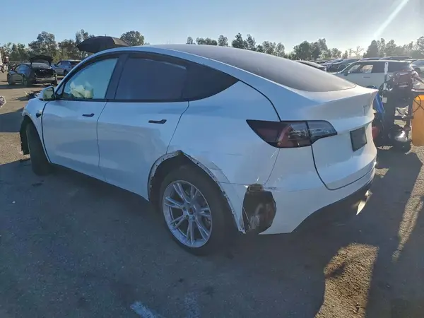 7SAYGDEE3PA032060 2023 TESLA MODEL Y - Image 2