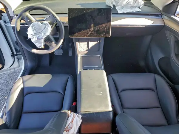 7SAYGDEE3PA032060 2023 TESLA MODEL Y - Image 8