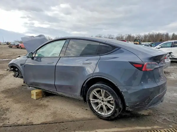 7SAYGDEE3PA032544 2023 TESLA MODEL Y - Image 2