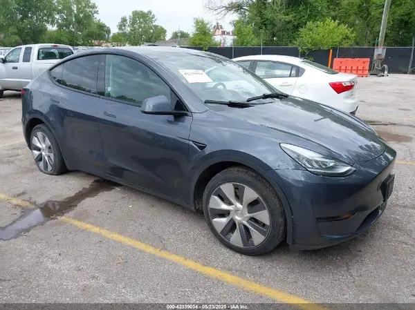 7SAYGDEE3PA040496 2023 TESLA MODEL Y - Image 1