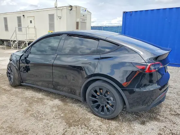 7SAYGDEE3PA044497 2023 TESLA MODEL Y - Image 2