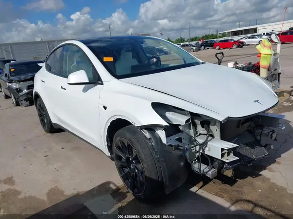 7SAYGDEE3PA050400 2023 TESLA MODEL Y - Image 1