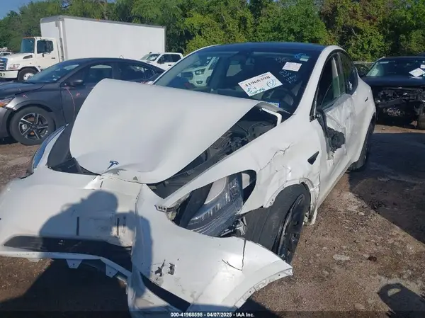 7SAYGDEE3PA054706 2023 TESLA MODEL Y - Image 2