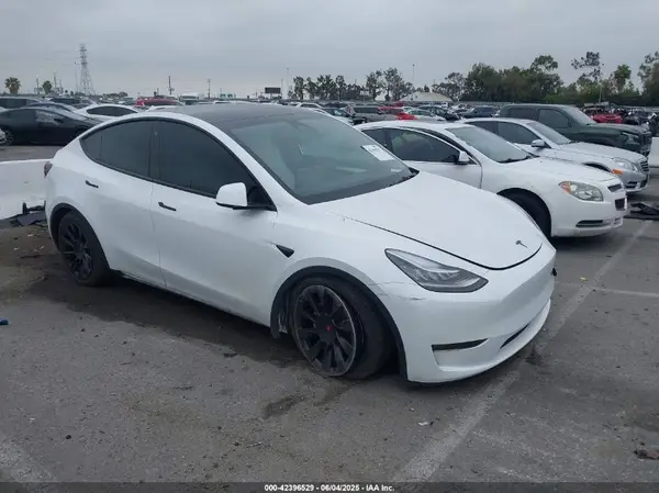 7SAYGDEE3PA055497 2023 TESLA MODEL Y - Image 1