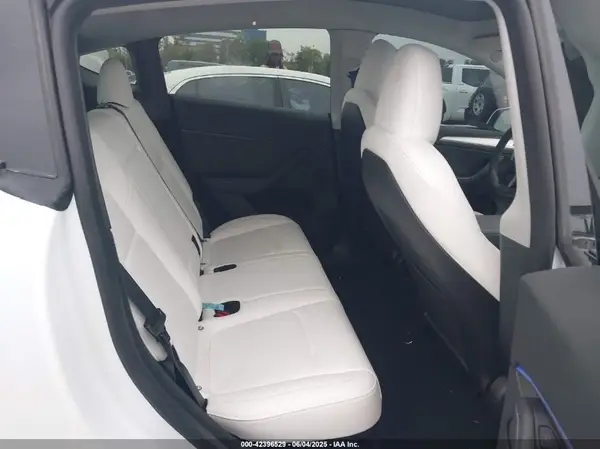 7SAYGDEE3PA055497 2023 TESLA MODEL Y - Image 8