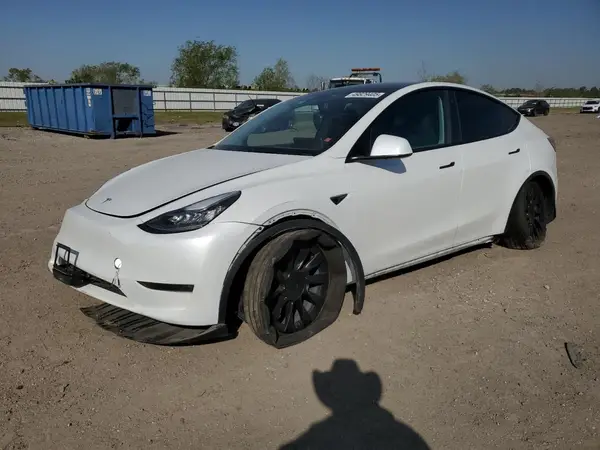 7SAYGDEE3PA055886 2023 TESLA MODEL Y - Image 1