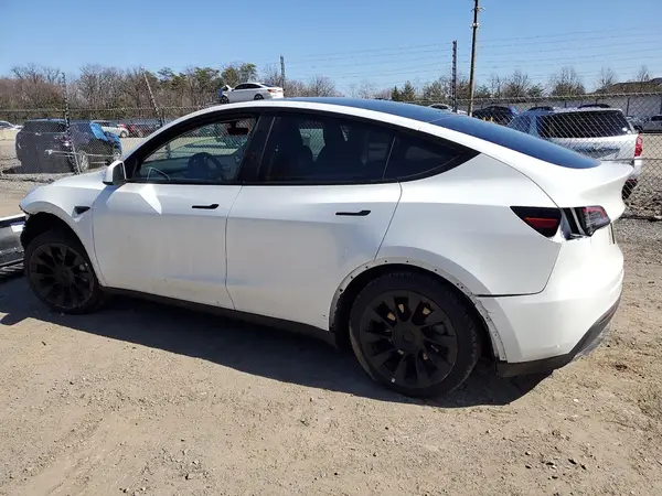 7SAYGDEE3PA057959 2023 TESLA MODEL Y - Image 2