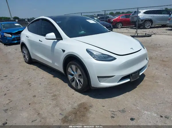 7SAYGDEE3PA067309 2023 TESLA MODEL Y - Image 1