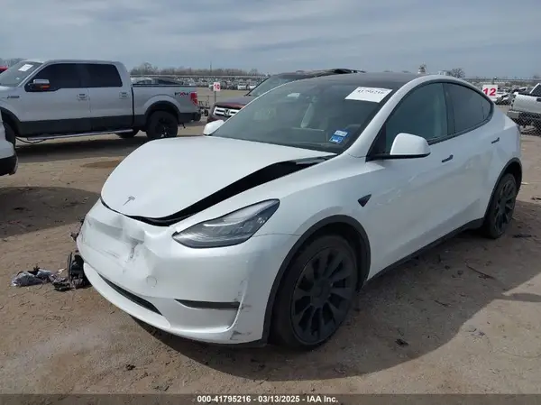 7SAYGDEE3PA072042 2023 TESLA MODEL Y - Image 2