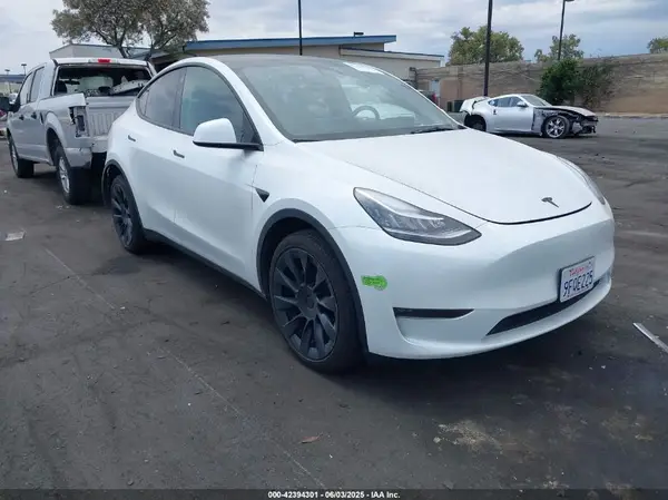 7SAYGDEE3PA079248 2023 TESLA MODEL Y - Image 1