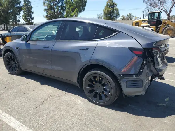 7SAYGDEE3PA081095 2023 TESLA MODEL Y - Image 2