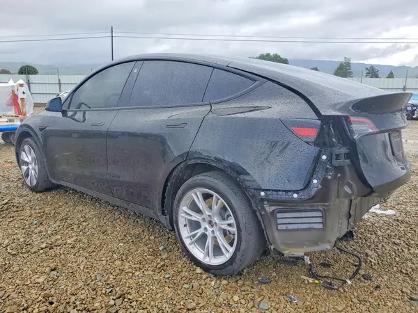 7SAYGDEE3PA082702 2023 TESLA MODEL Y - Image 2