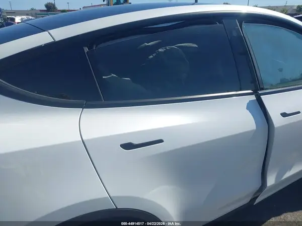 7SAYGDEE3PA086068 2023 TESLA MODEL Y - Image 8