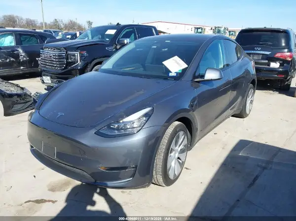 7SAYGDEE3PA086295 2023 TESLA MODEL Y - Image 2