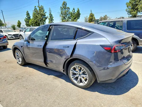 7SAYGDEE3PA089052 2023 TESLA MODEL Y - Image 2