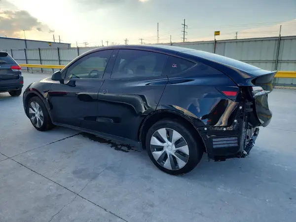 7SAYGDEE3PA090413 2023 TESLA MODEL Y - Image 2