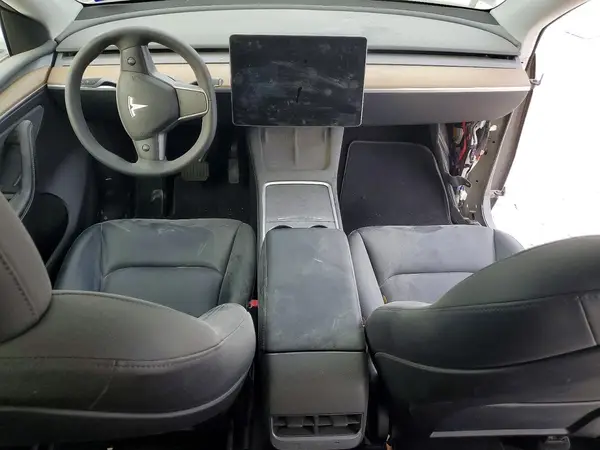 7SAYGDEE3PA091111 2023 TESLA MODEL Y - Image 8