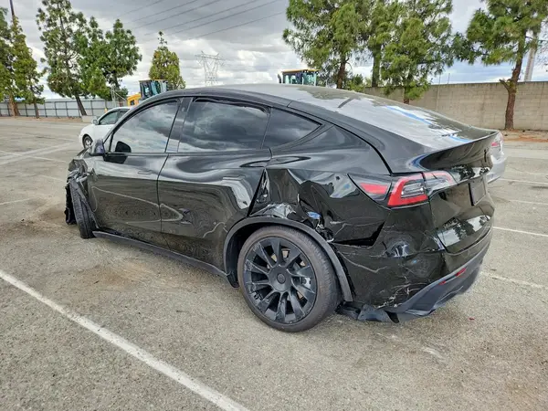 7SAYGDEE3PA094445 2023 TESLA MODEL Y - Image 2