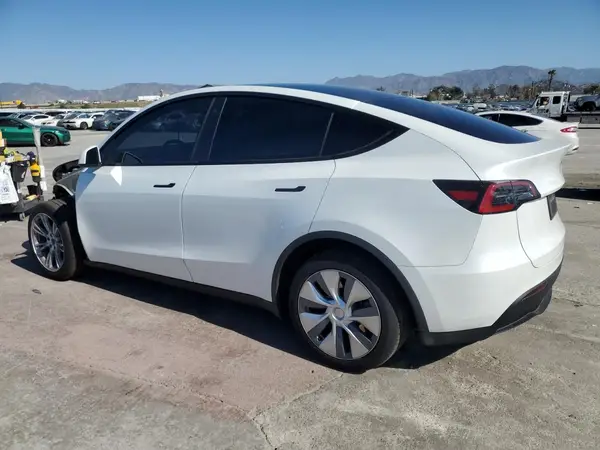 7SAYGDEE3PA100518 2023 TESLA MODEL Y - Image 2