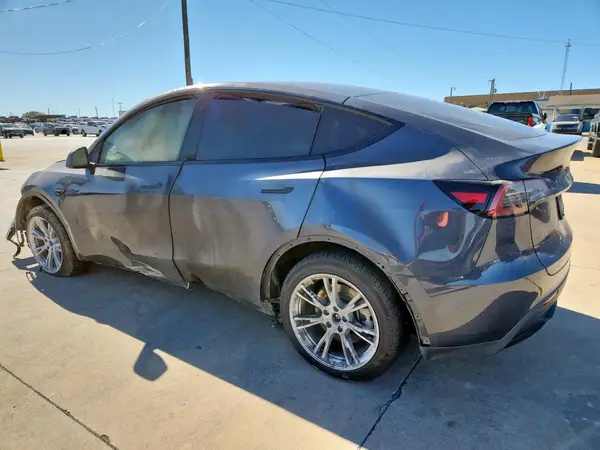 7SAYGDEE3PA103726 2023 TESLA MODEL Y - Image 2