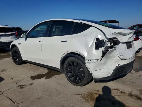 7SAYGDEE3PA110742 2023 TESLA MODEL Y - Image 2