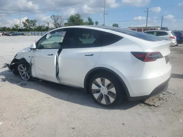 7SAYGDEE3PA119814 2023 TESLA MODEL Y - Image 2