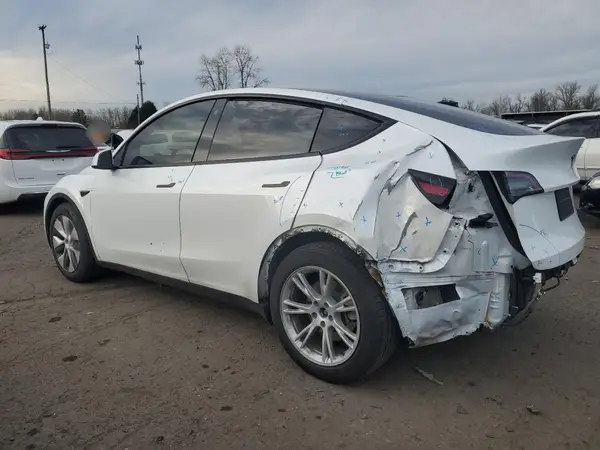 7SAYGDEE3PA130988 2023 TESLA MODEL Y - Image 2