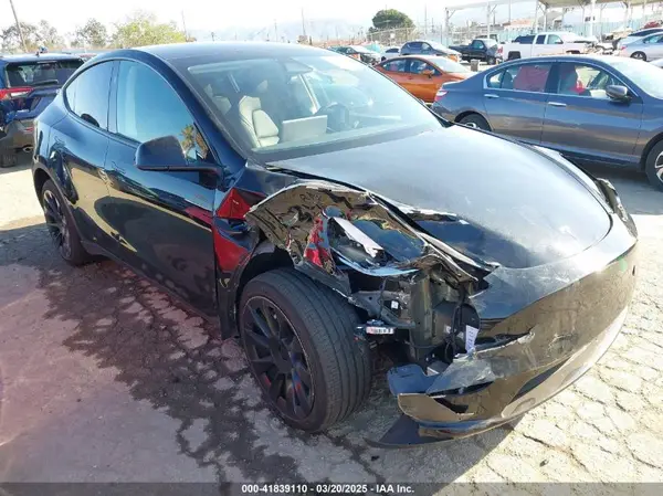 7SAYGDEE3PA131056 2023 TESLA MODEL Y - Image 1