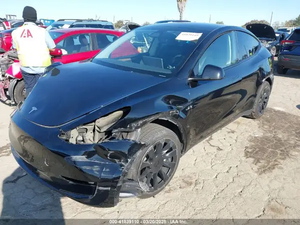 7SAYGDEE3PA131056 2023 TESLA MODEL Y - Image 2