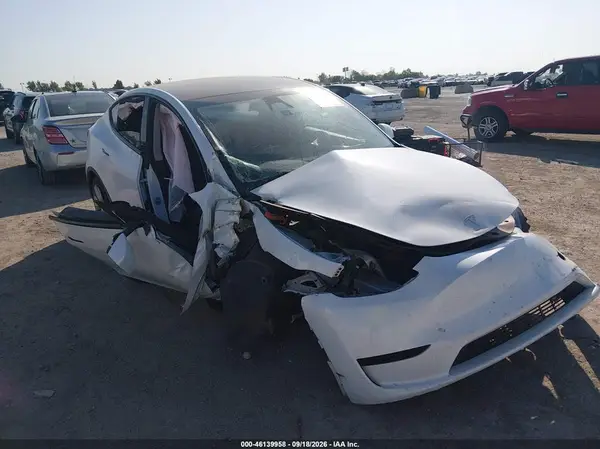 7SAYGDEE3PA138038 2023 TESLA MODEL Y - Image 1