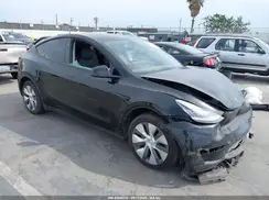 7SAYGDEE3PA139318 2023 TESLA MODEL Y