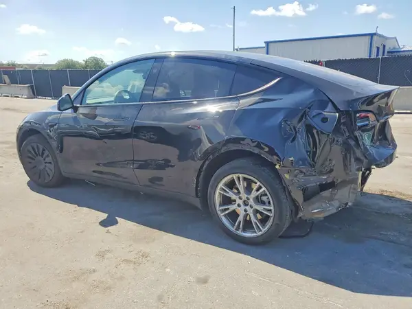 7SAYGDEE3PA140632 2023 TESLA MODEL Y - Image 2