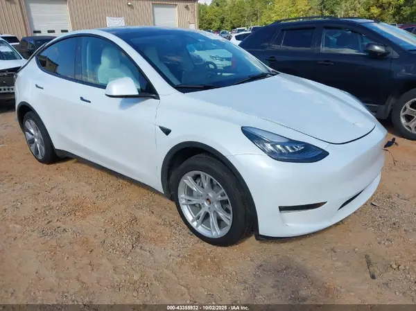 7SAYGDEE3PA156622 2023 TESLA MODEL Y - Image 1