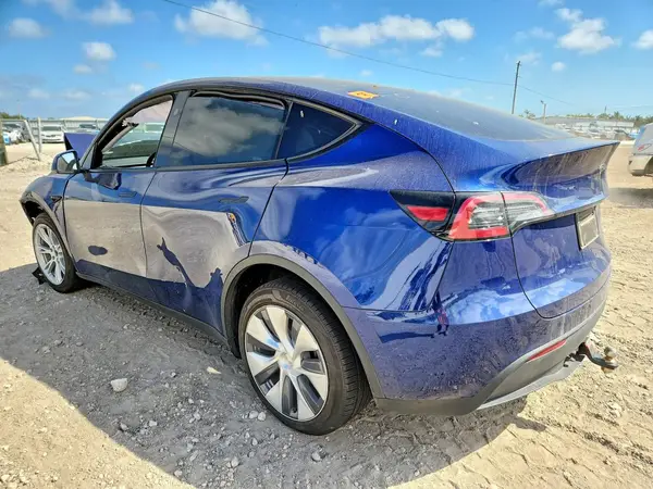 7SAYGDEE3PA178927 2023 TESLA MODEL Y - Image 2