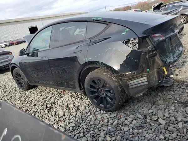 7SAYGDEE3PA180029 2023 TESLA MODEL Y - Image 2