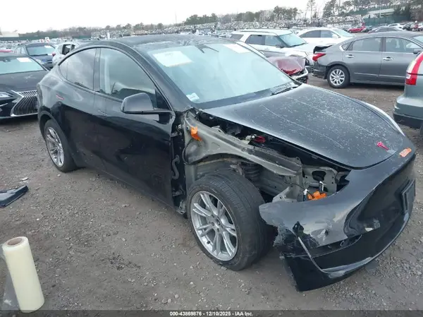 7SAYGDEE3PA180998 2023 TESLA MODEL Y - Image 1