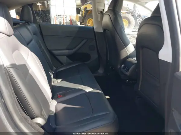 7SAYGDEE3PA187644 2023 TESLA MODEL Y - Image 8