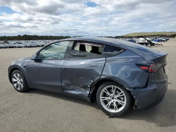 7SAYGDEE3PA193606 2023 TESLA MODEL Y - Image 2