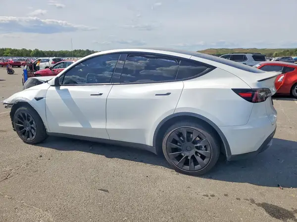 7SAYGDEE3PA196358 2023 TESLA MODEL Y - Image 2