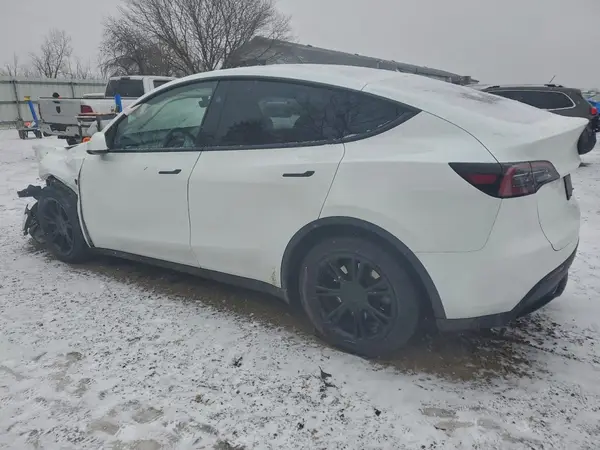 7SAYGDEE3PA199387 2023 TESLA MODEL Y - Image 2
