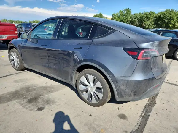 7SAYGDEE3PA200229 2023 TESLA MODEL Y - Image 2