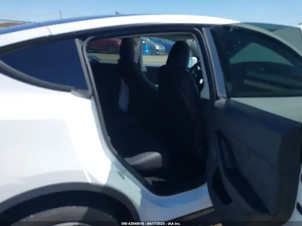 7SAYGDEE3PA201719 2023 TESLA MODEL Y - Image 8