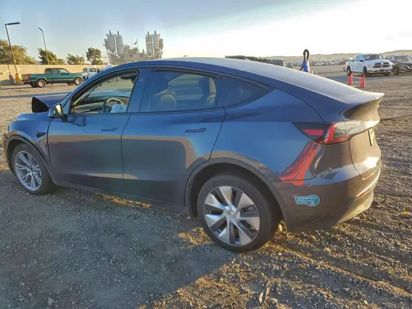 7SAYGDEE3PA208881 2023 TESLA MODEL Y - Image 2