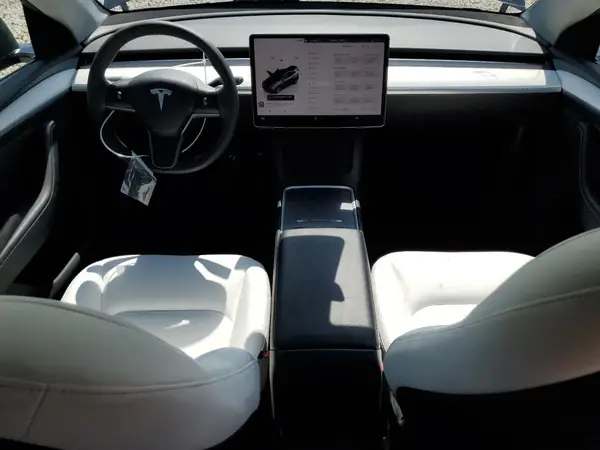 7SAYGDEE3PA210498 2023 TESLA MODEL Y - Image 8