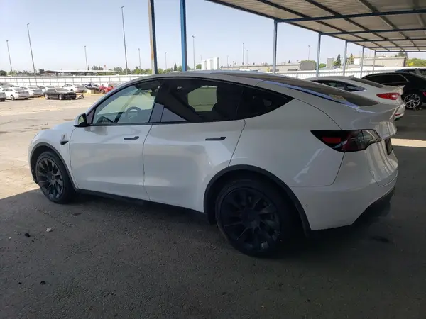 7SAYGDEE3PF584922 2023 TESLA MODEL Y - Image 2