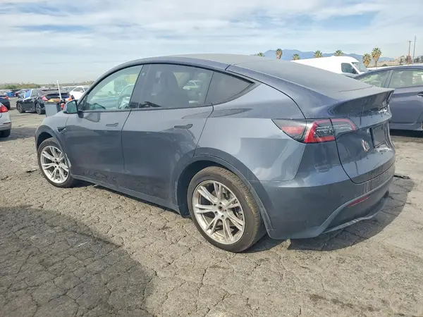 7SAYGDEE3PF605039 2023 TESLA MODEL Y - Image 2
