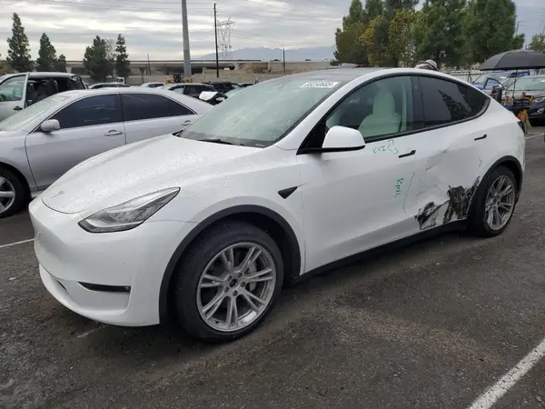 7SAYGDEE3PF607180 2023 TESLA MODEL Y - Image 1