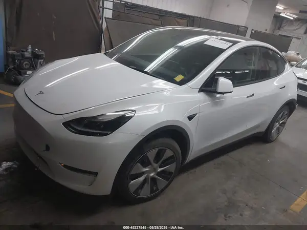 7SAYGDEE3PF608085 2023 TESLA MODEL Y - Image 2