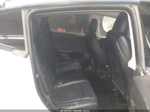 7SAYGDEE3PF608085 2023 TESLA MODEL Y - Image 8
